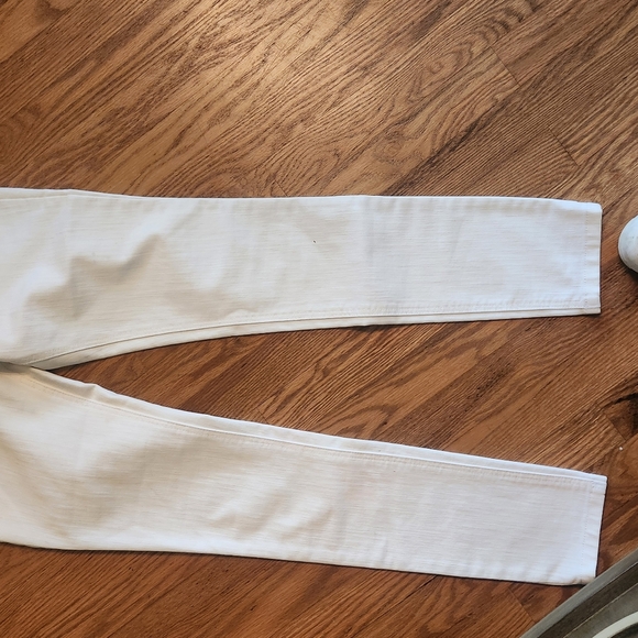 DL1961 Florence 4away 360 comfort Jeans White Sz 26 Premium denim stretch - Picture 11 of 11